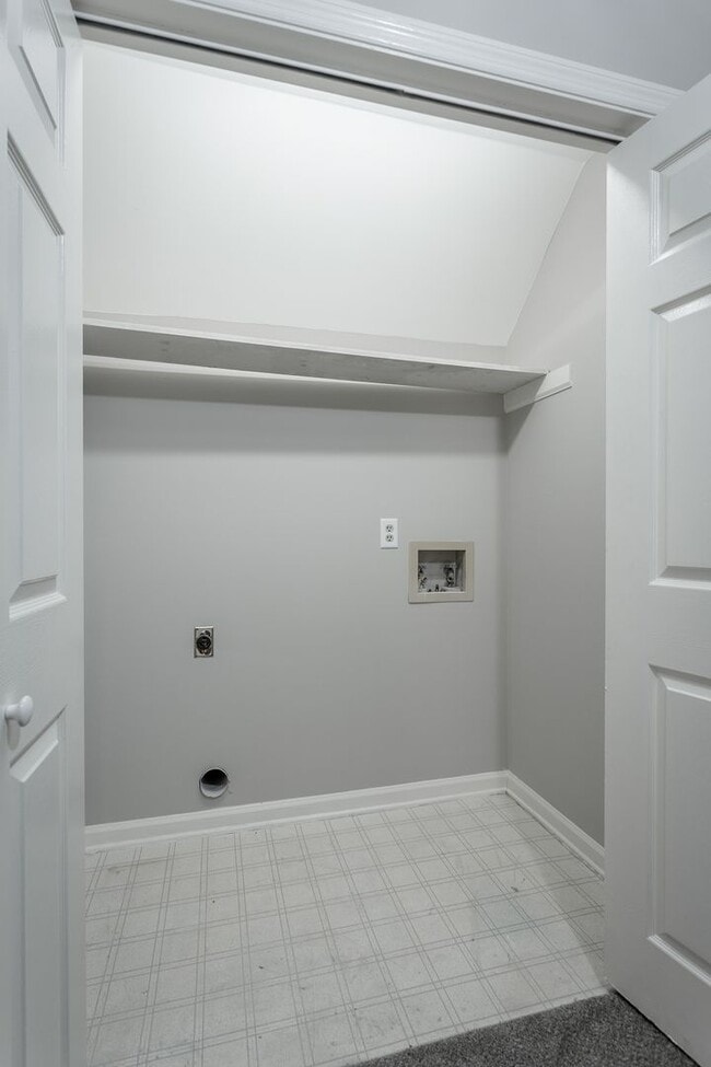 Building Photo - 2 Bedroom, 2 Bath townhome in East Brainerd!