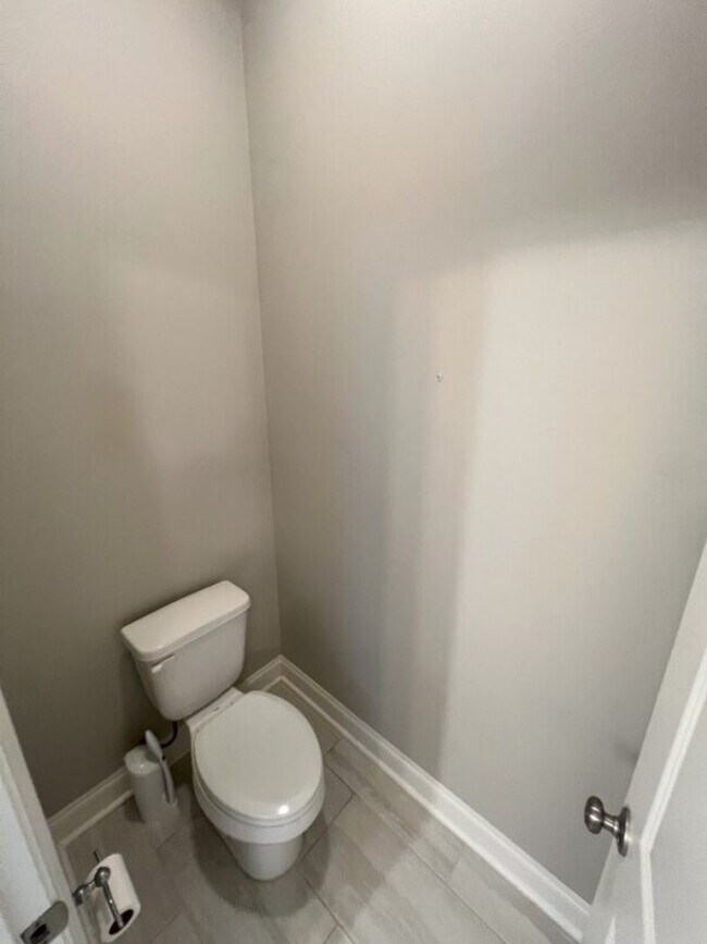 Building Photo - Beautiful 4-Bedroom Home in The Magnificen...