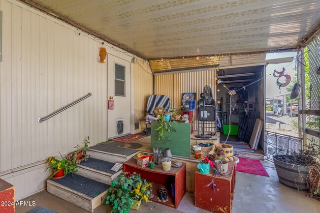 Building Photo - 2650 W Union Hills Dr