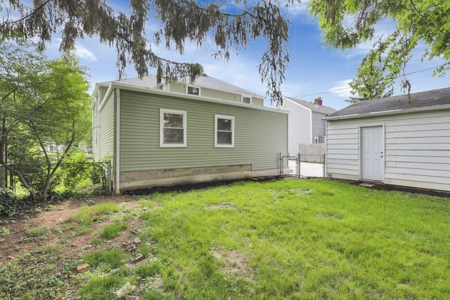 Building Photo - 2615 Northwest Blvd