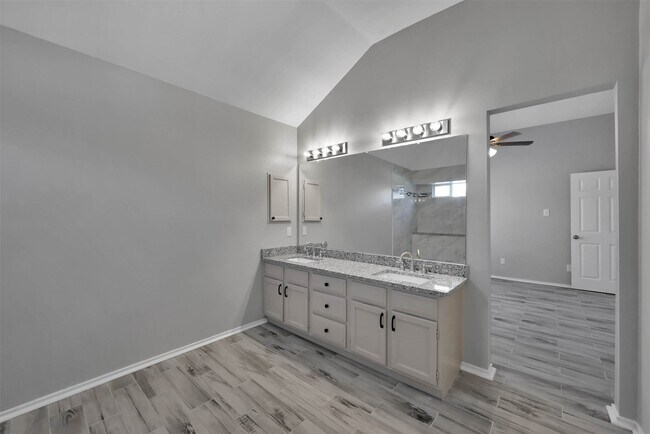 Building Photo - 2306 Piddler Dr