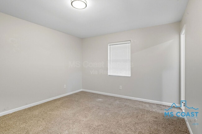 Building Photo - 472 Ginger Dr