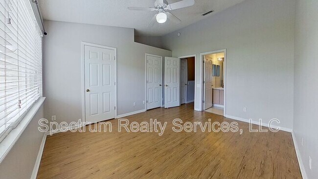 Building Photo - 12311 Kensington Lakes Dr