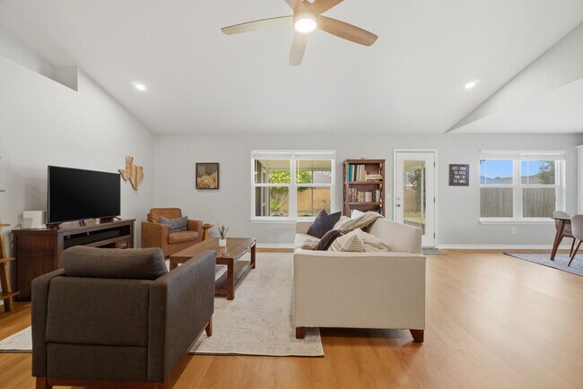 Building Photo - 1222 Bartram Ln