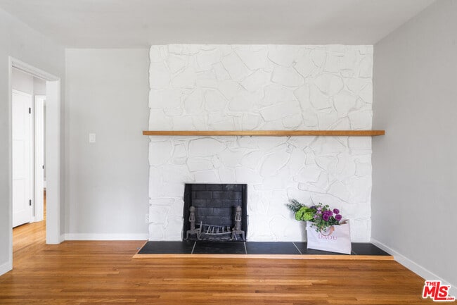 Building Photo - 4824 La Canada Blvd