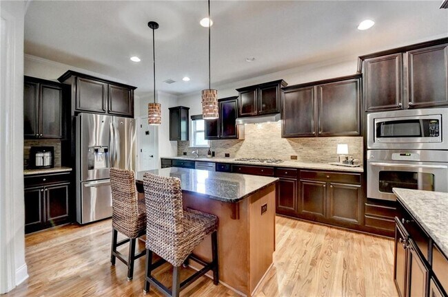 Building Photo - 11034 Estates Cir