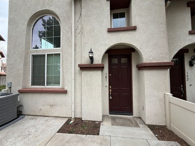 Building Photo - 33770 Willow Haven