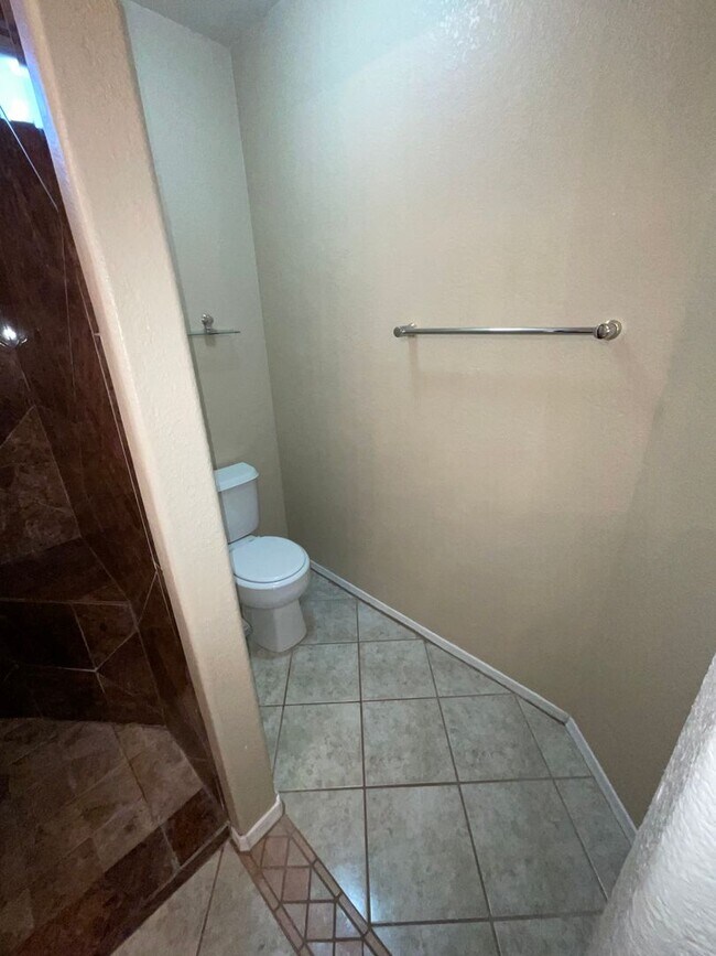 Building Photo - Pool and spa with Mountain views