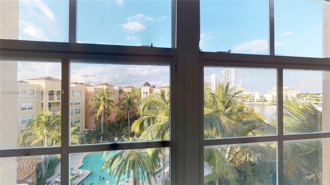 Building Photo - 19701 E Country Club Dr