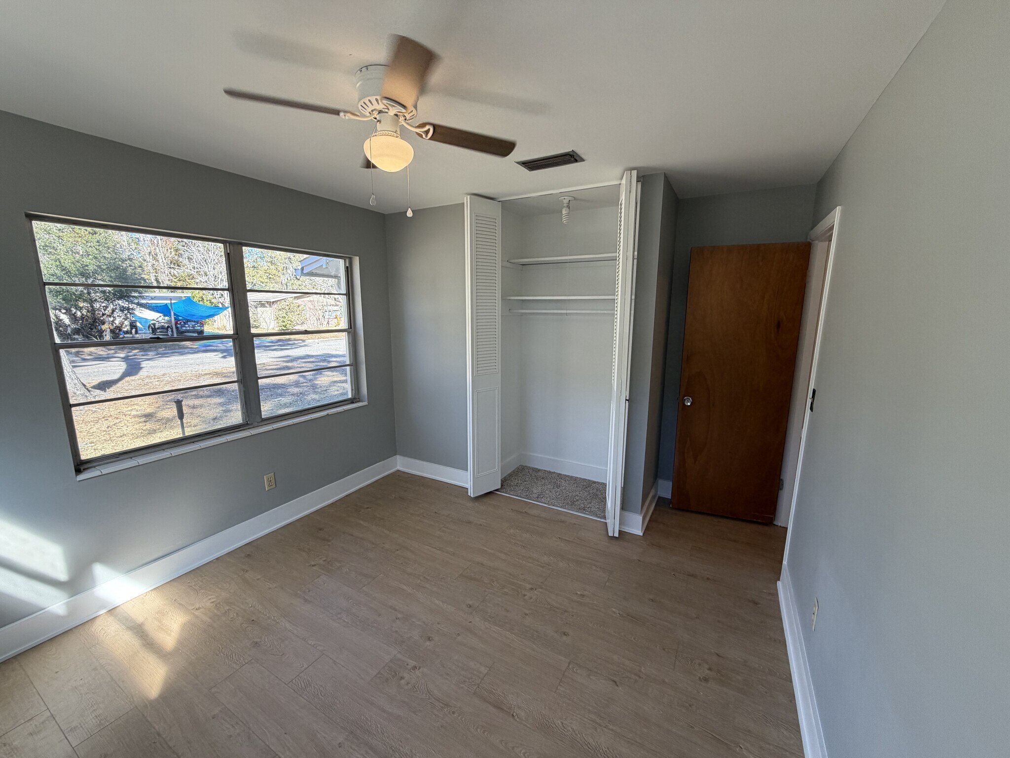 Building Photo - 703 NE 6th Pl