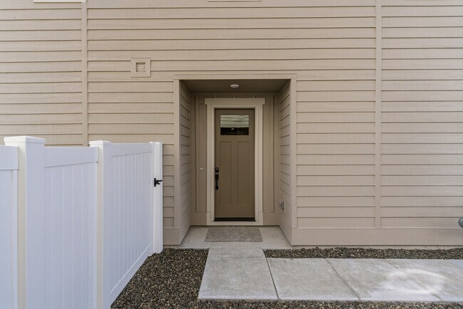 Building Photo - 4711 Highgarden Wy