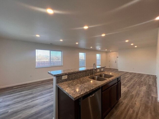 Building Photo - Charming 3 Bedroom, 2 bath, 2 car garage home in Fallon