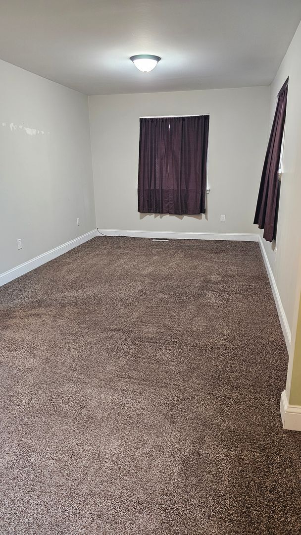 Building Photo - UPDATED BEAUTIFUL 3 BEDROOM/2 BATH