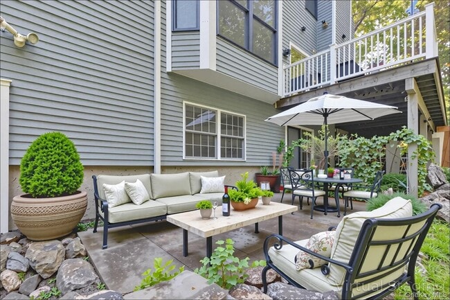 Building Photo - 22 Lauro Ridge Ct