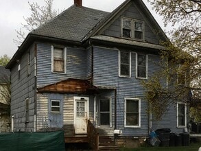 Building Photo - 1004 N Main St