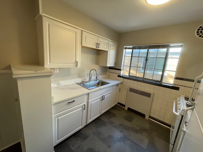 Building Photo - 6623 Ravenal Ct