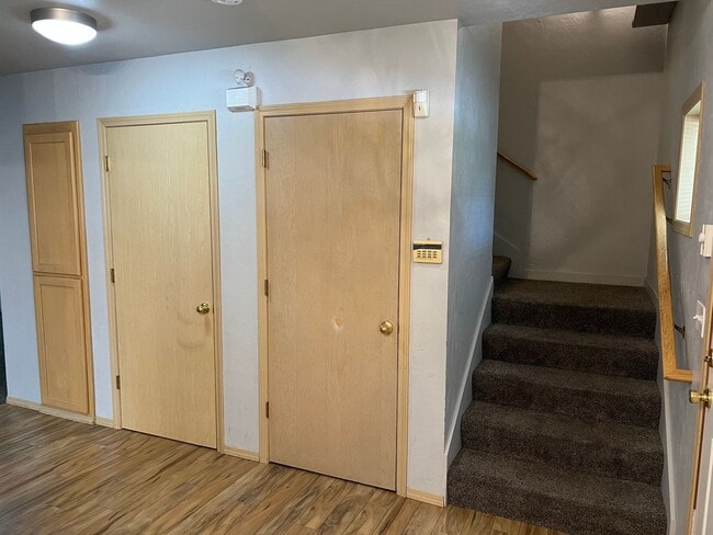 Building Photo - 2 bedroom apartment in a great neighborhood!