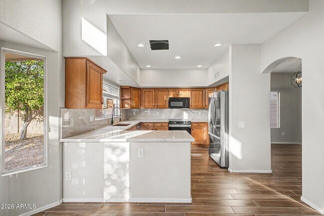 Building Photo - 4522 E Rowel Rd