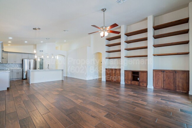 Building Photo - 3536 E San Pedro Ave