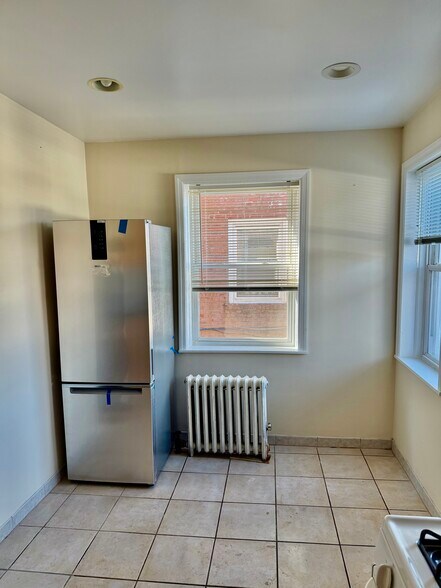 Building Photo - 66 Grant Ave