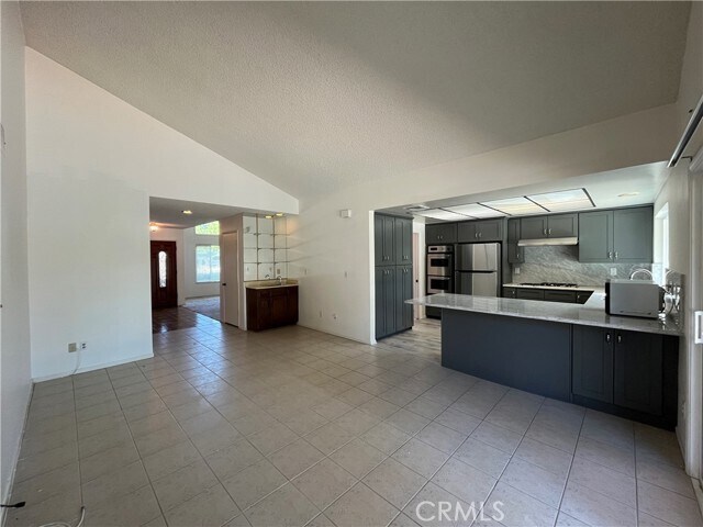 Building Photo - 11735 La Tierra Ct
