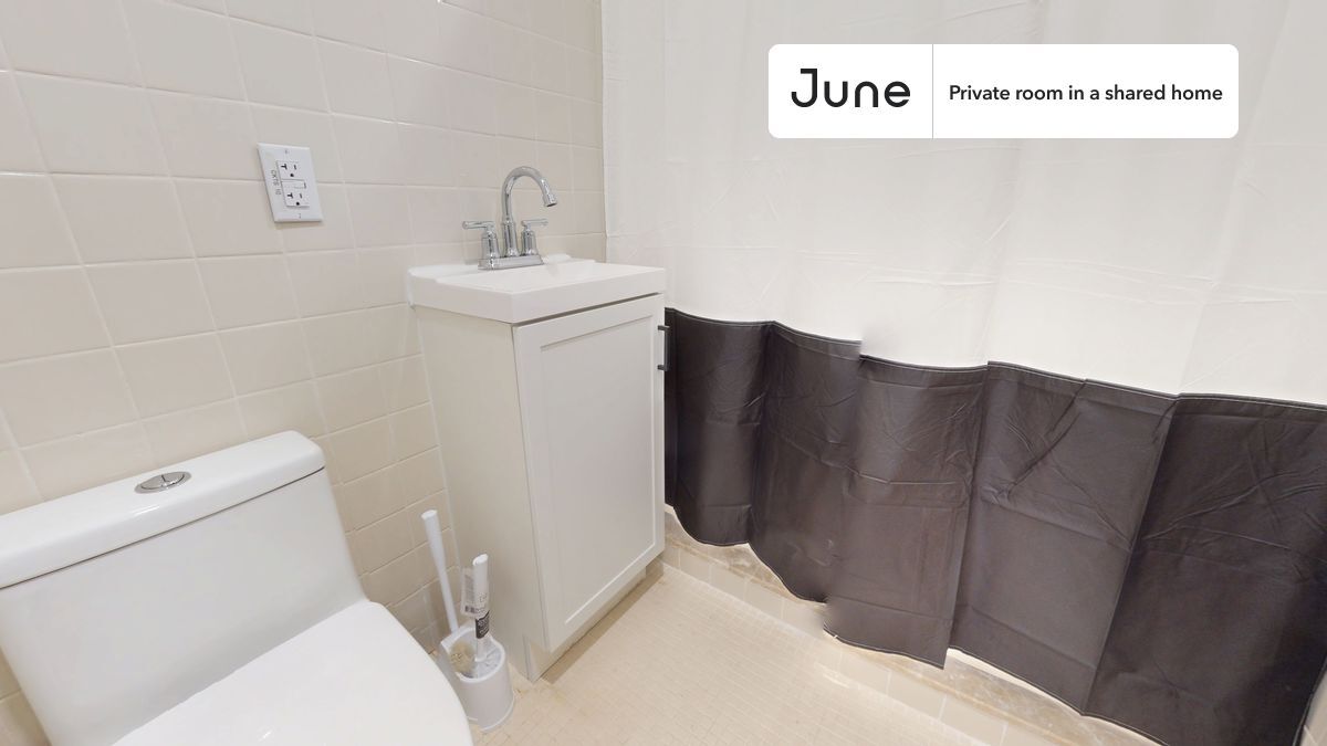 Building Photo - Room in Shared 4 bed/2 bath home