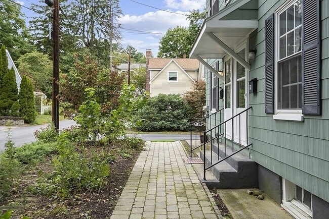 Building Photo - 21 Bedford Ct