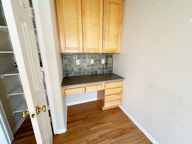 Building Photo - Bright, Spacious 2-Bedroom Home in Aurora with Room to Grow