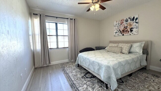 Building Photo - 910 Big Tree Rd