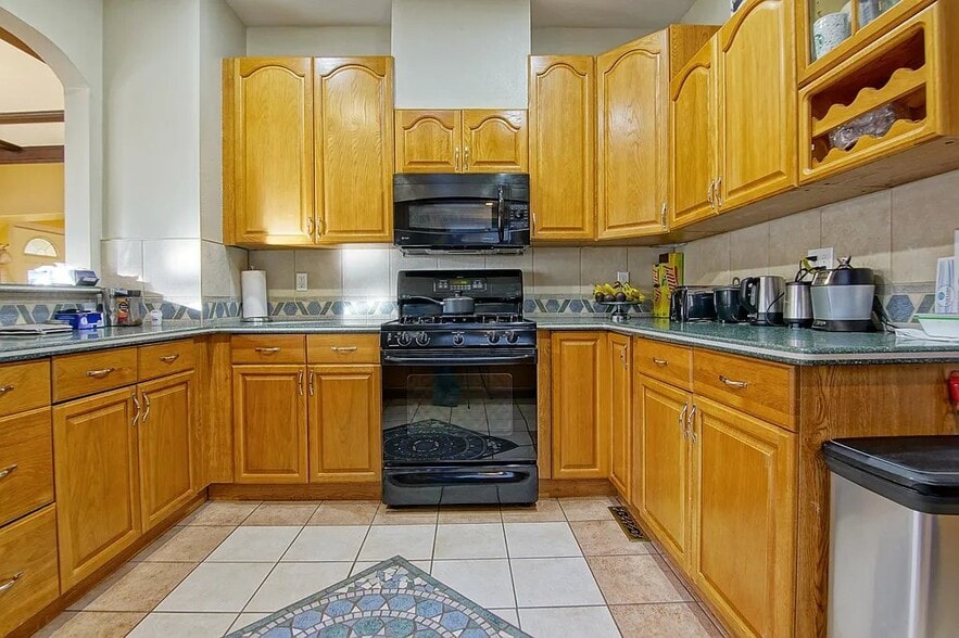 Building Photo - 6556 Cleopatra Pl NW