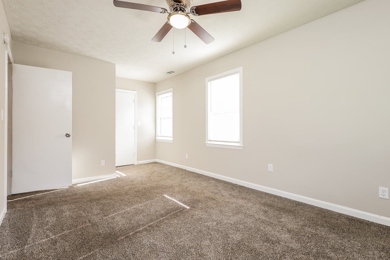 Building Photo - 5145 Burbank St