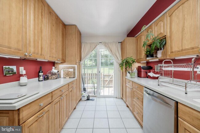 Building Photo - 7536 Oldham Way
