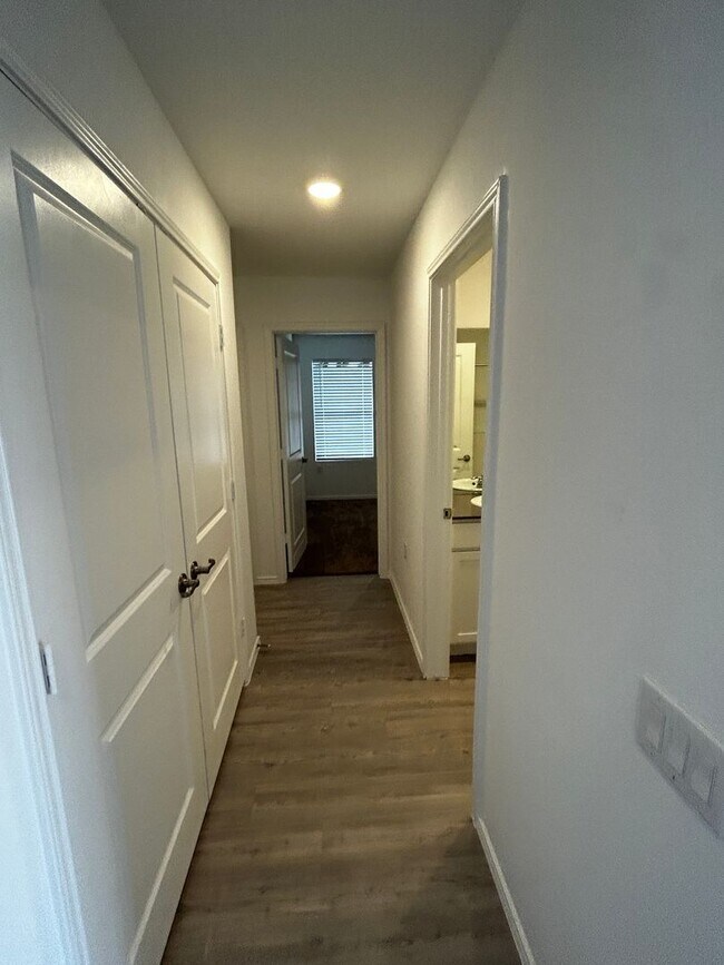 Building Photo - VIDA Subdivison - 4bed 2 bath Home