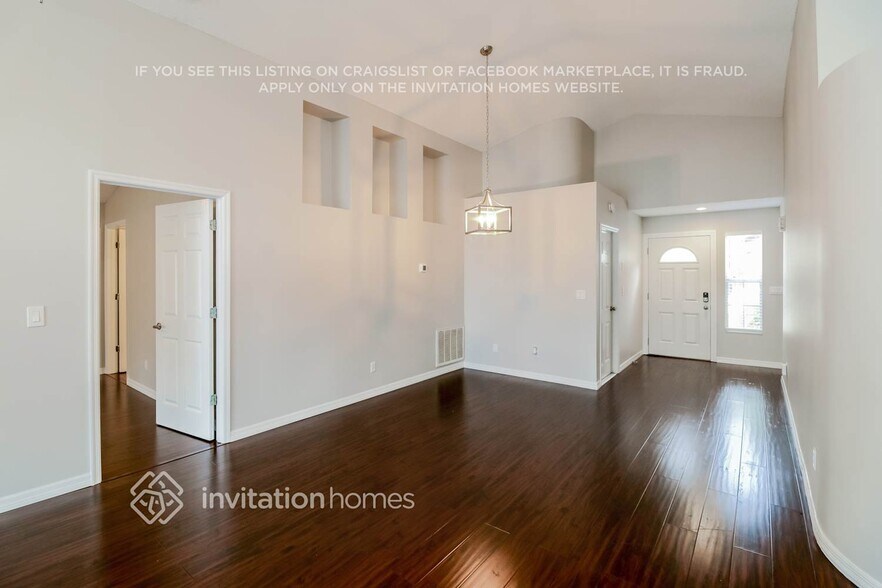 Building Photo - 4021 Fontana Pl