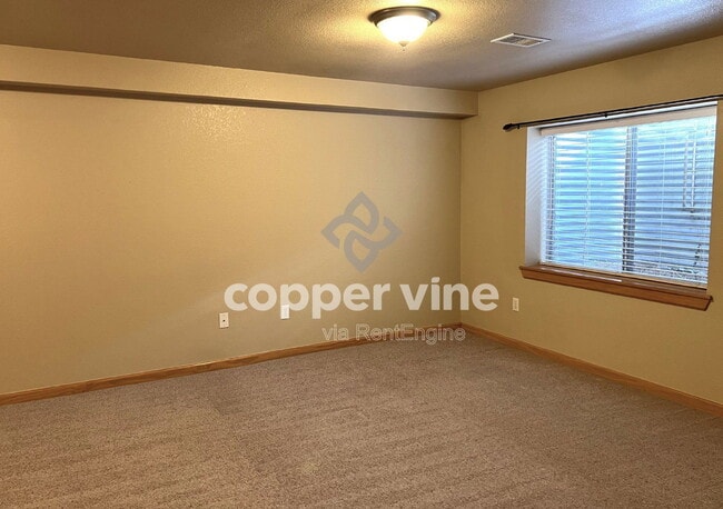 Building Photo - 6337 Cole Ln