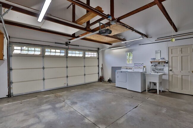 Building Photo - 1020 Madison Ave