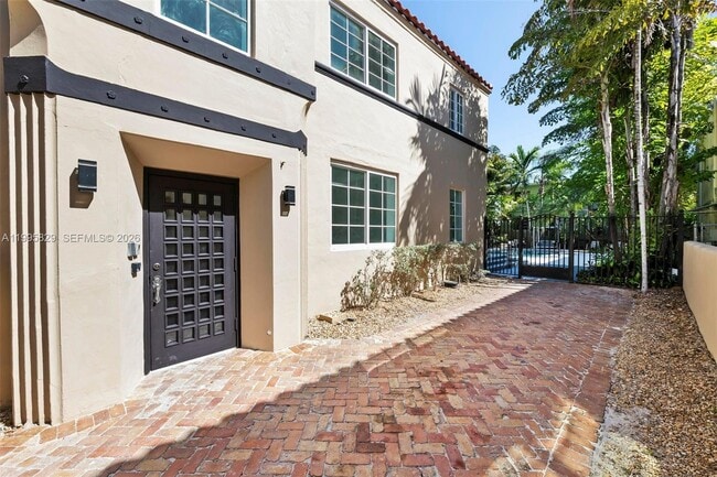 Building Photo - 1545 Meridian Ave