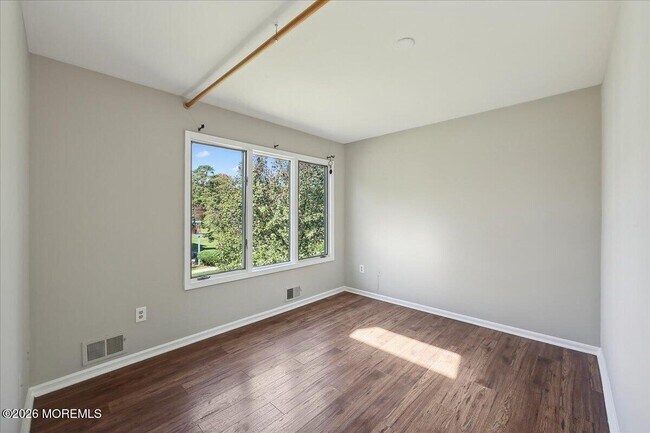 Building Photo - 140 Northrup Dr