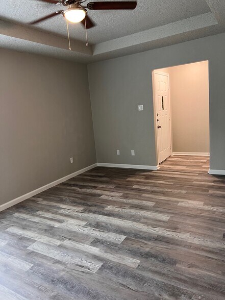 Building Photo - 1411 Lackey Ct