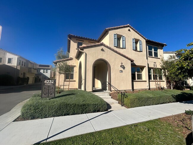 Building Photo - Modern 4 Bedroom Home with Downstairs Suite, Owned Solar & Resort-Style HOA Amenities