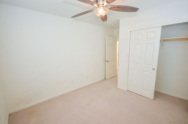 Building Photo - 3 bedroom House with a loft and solar panels