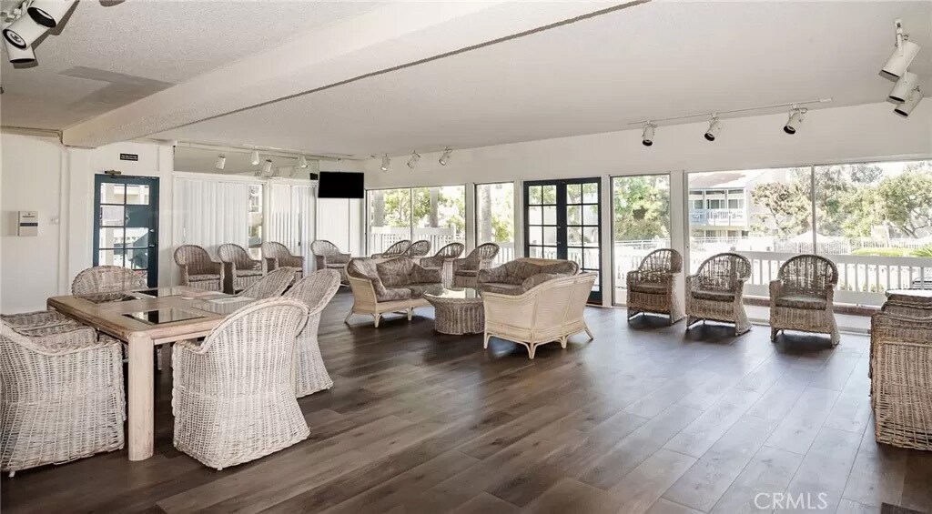 Building Photo - 902 Camino Real