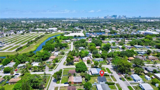 Building Photo - 3331 NW 8th Pl