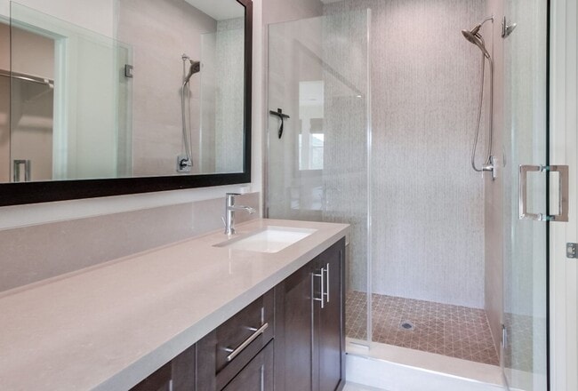 Building Photo - Mira Mesa 3 Bedroom Townhome!