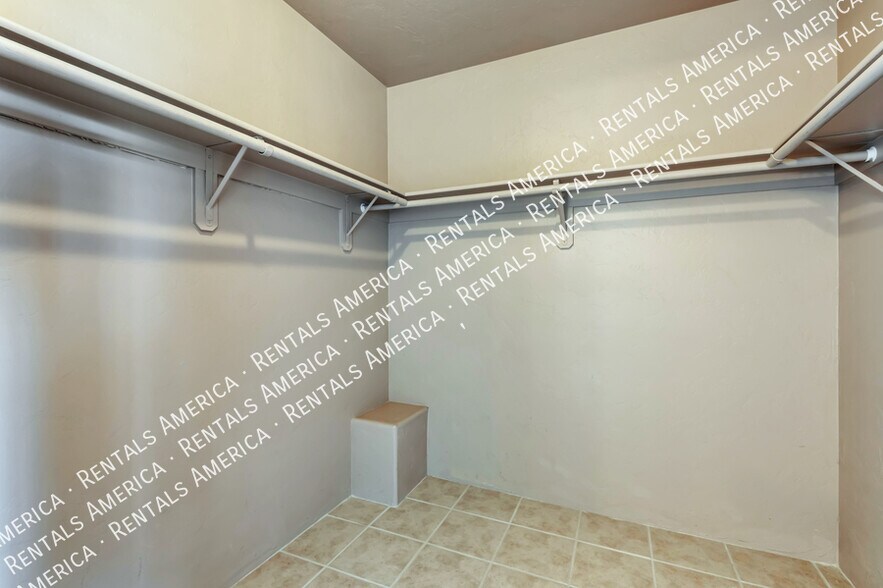 Building Photo - 5675 N Camino Esplendora