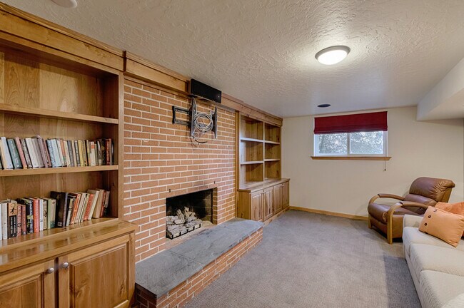 Building Photo - Boise, Beautiful home in the Foothills with lots of privacy