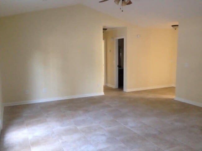 Building Photo - 239 Pecan Pointe Rd E