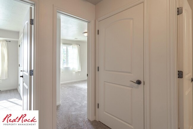 Building Photo - 3 Bedroom Townhome in Buena Vista Community