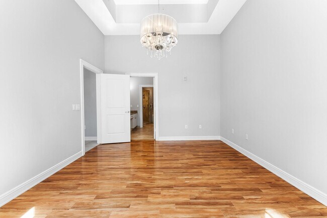 Building Photo - 16102 Emerald Estates Dr