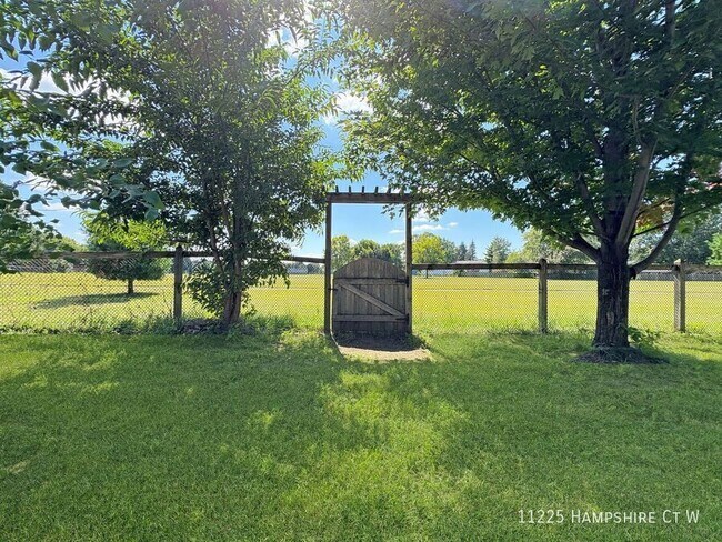Building Photo - 11225 Hampshire Ct W